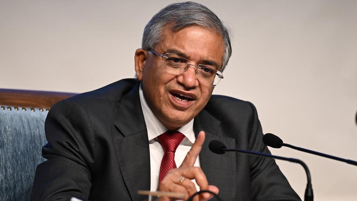 બિહારની સફળતા બાદ ચૂંટણી પંચનો મોટો ર્નિણય દેશભરના વધુ ૧૨ રાજ્યોમાં SIR નો બીજાે તબક્કો શરૂ થશે